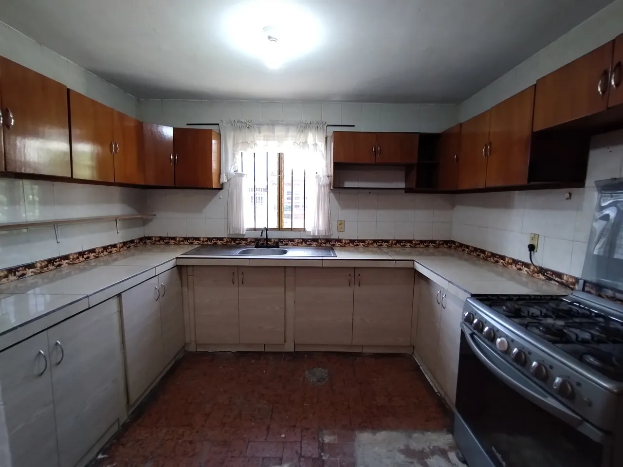 Casa en Venta Centro Residencial Fraccionamiento Revolucion Tlaquepaque 2